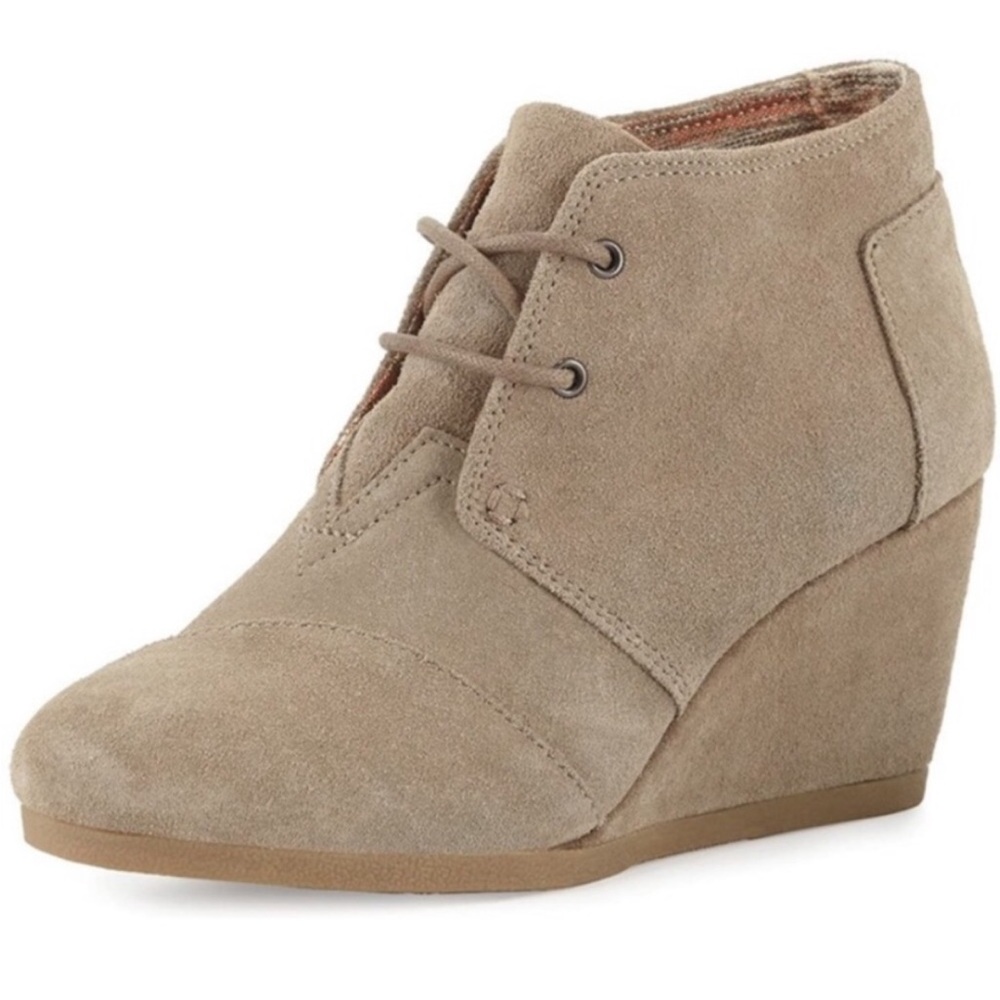 TOMS Desert Sand Suede Wedge Heels size 9 VGUC